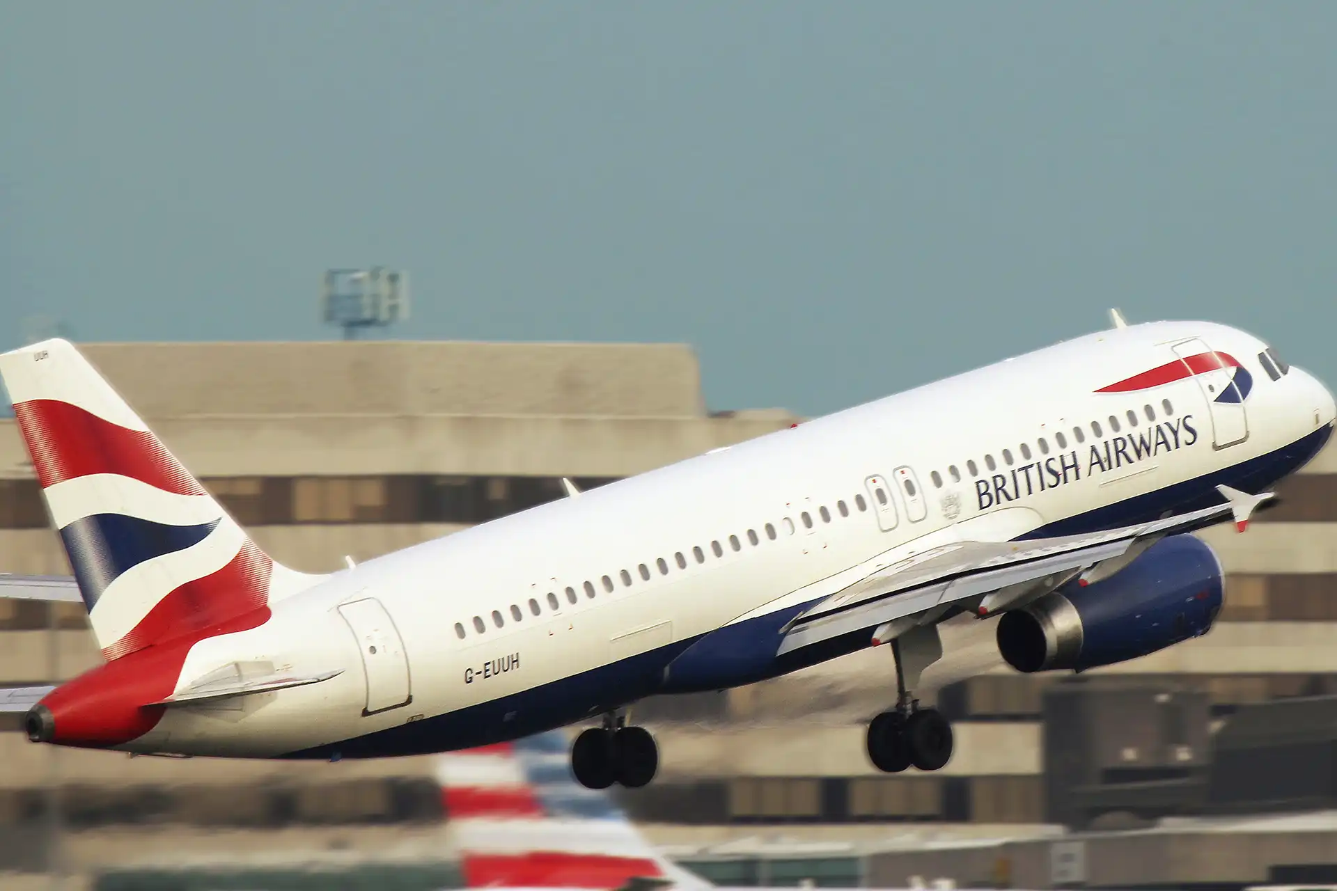 Avión despegando