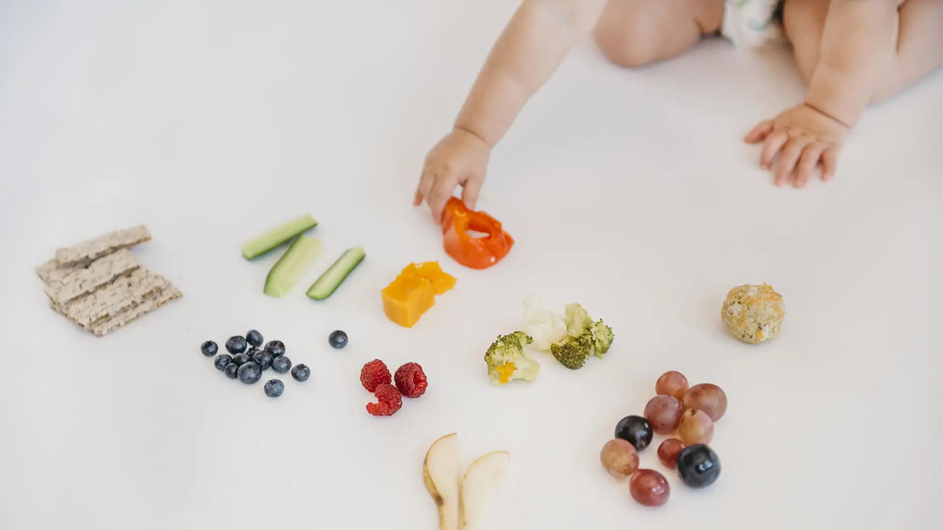 bebe y fruta