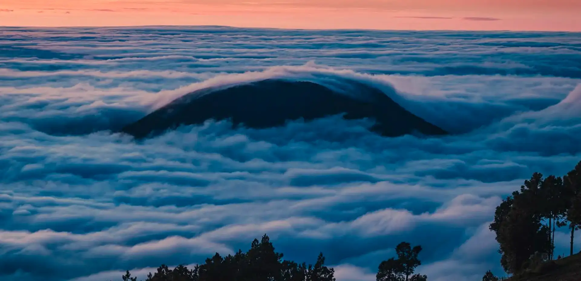 Más allá de las nubes