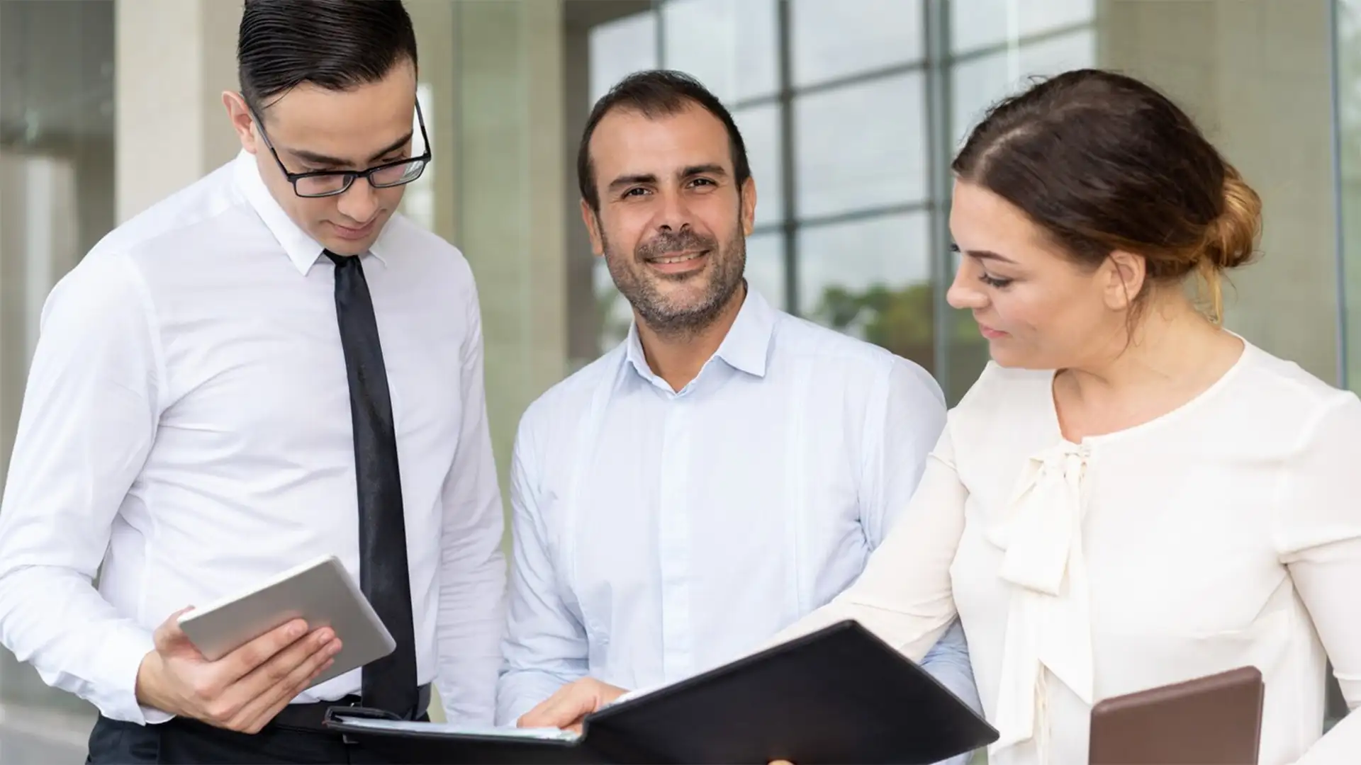 Personas trabajando