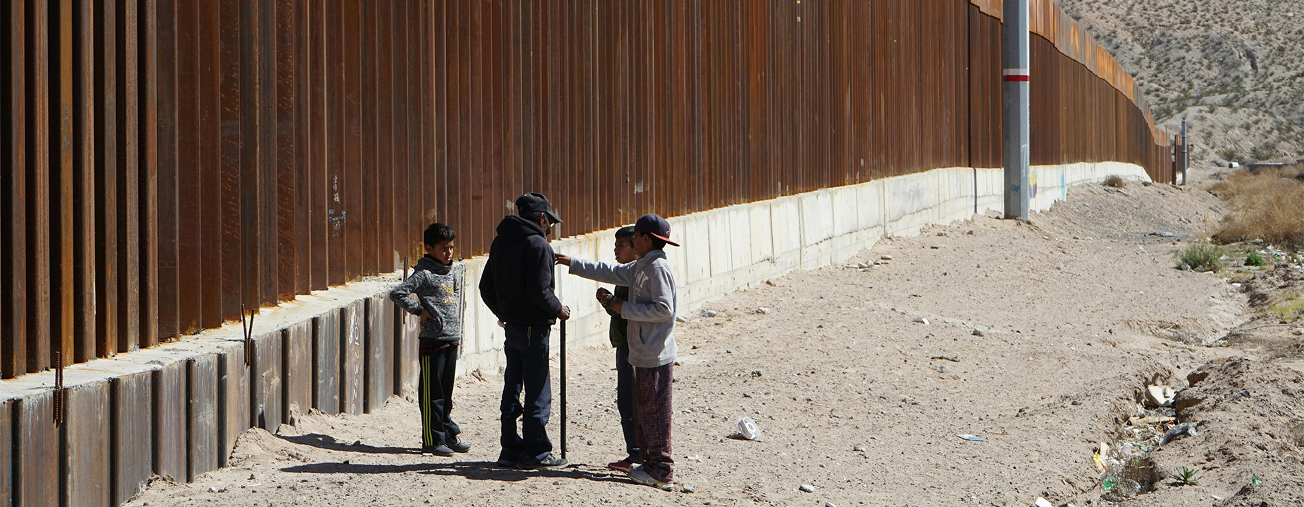 Migrantes y el muro