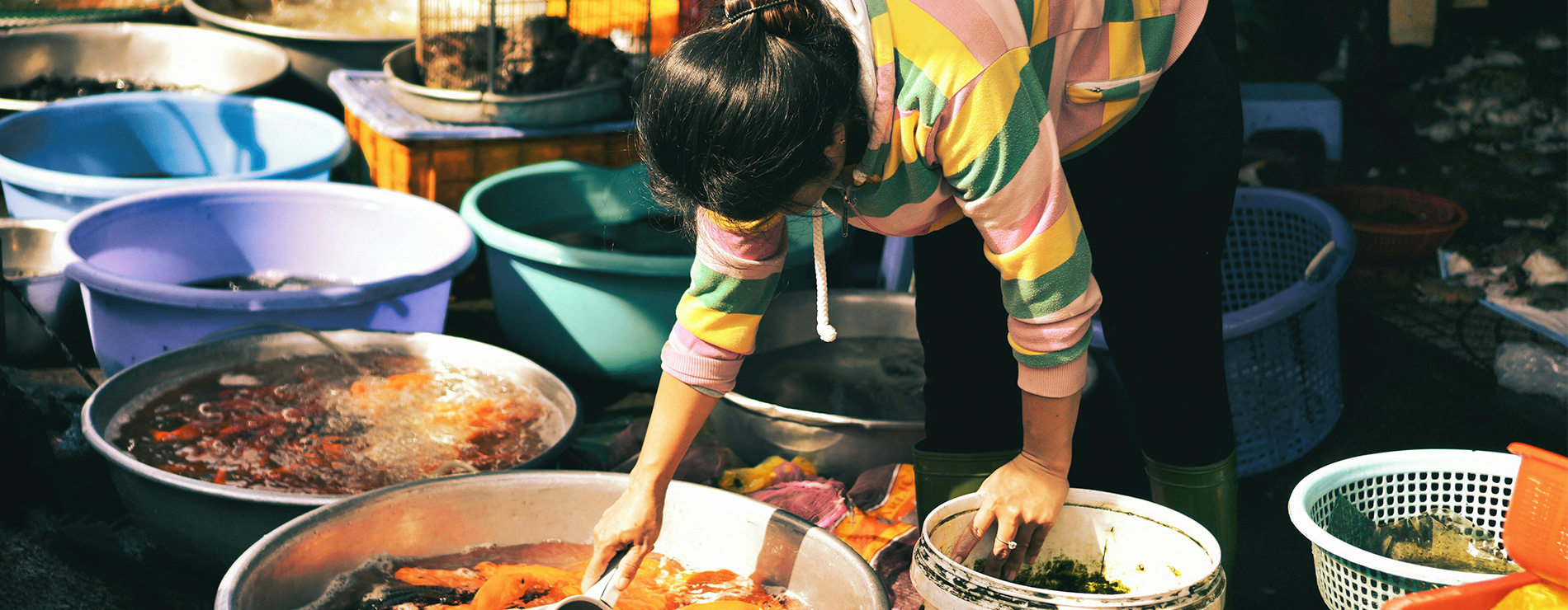 Mujer y palanganas