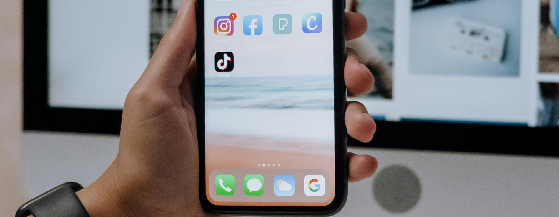 Celular con apps Tik Tok