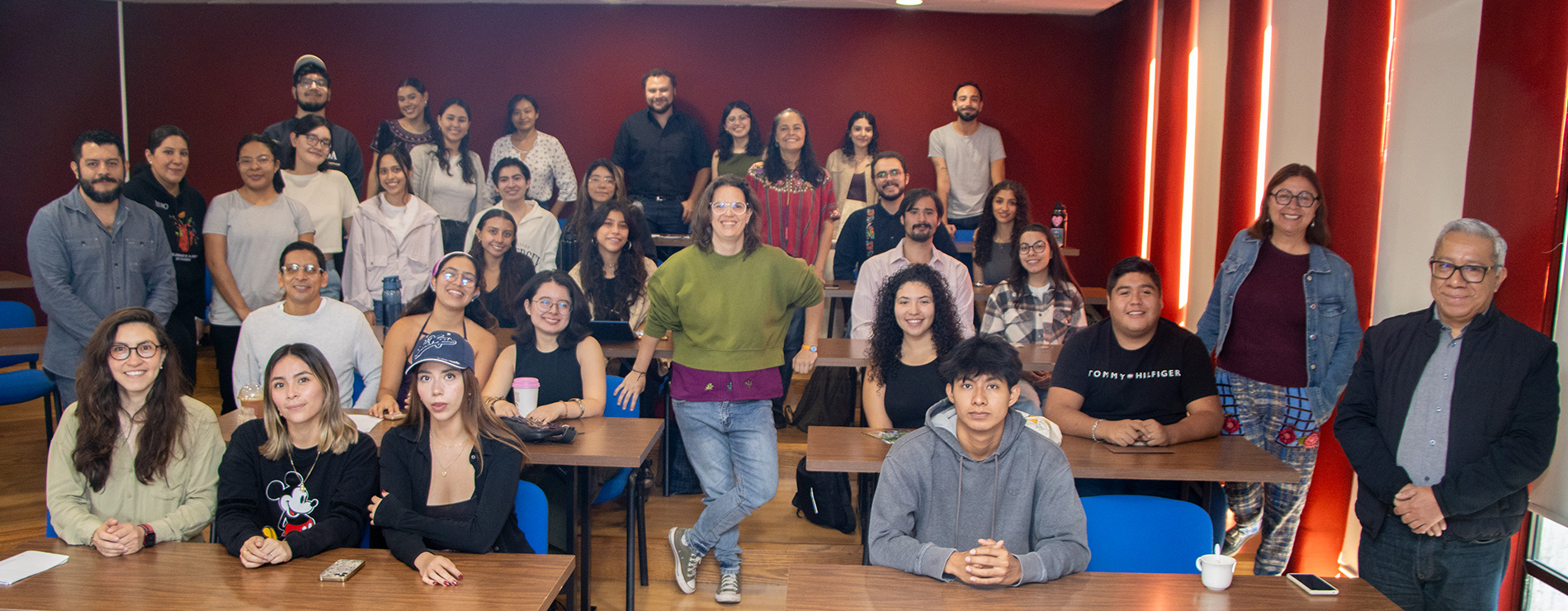 Estudiantes y maestros de Servicio Social