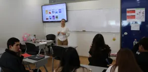 Profesora y alumnos